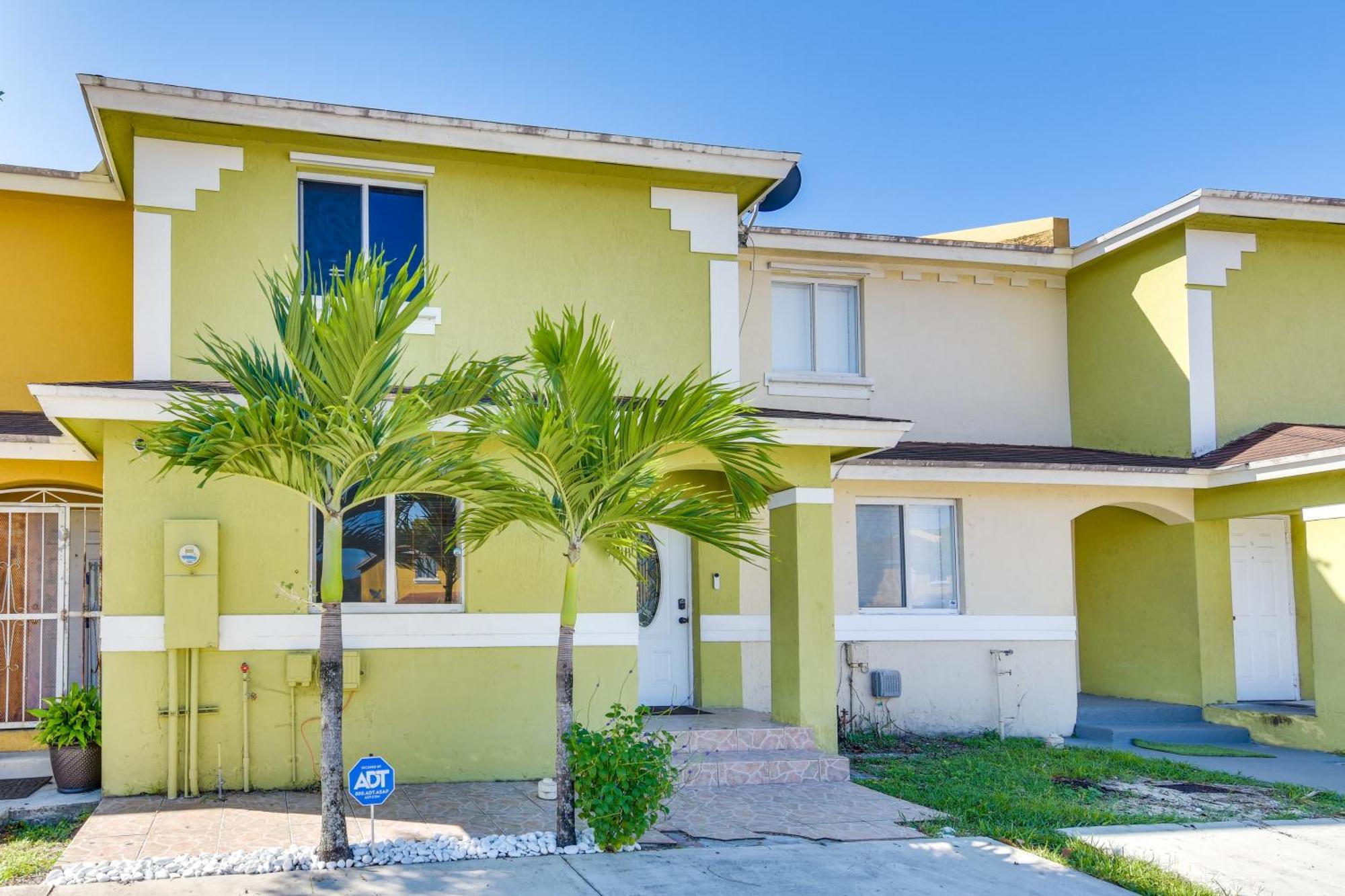 Opa-Locka Townhome, 15 Mi To Miami Beach! Exterior foto