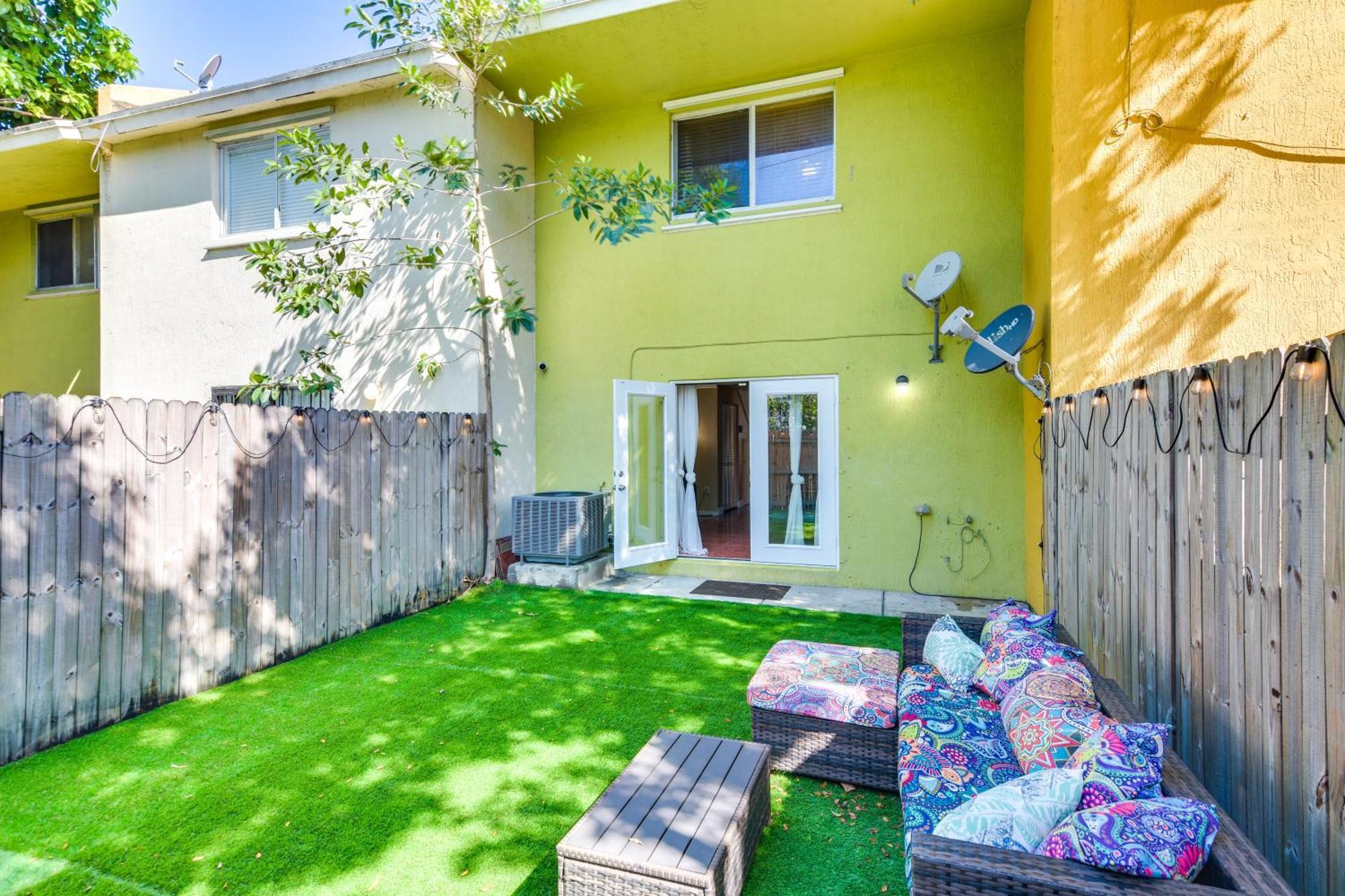 Opa-Locka Townhome, 15 Mi To Miami Beach! Exterior foto